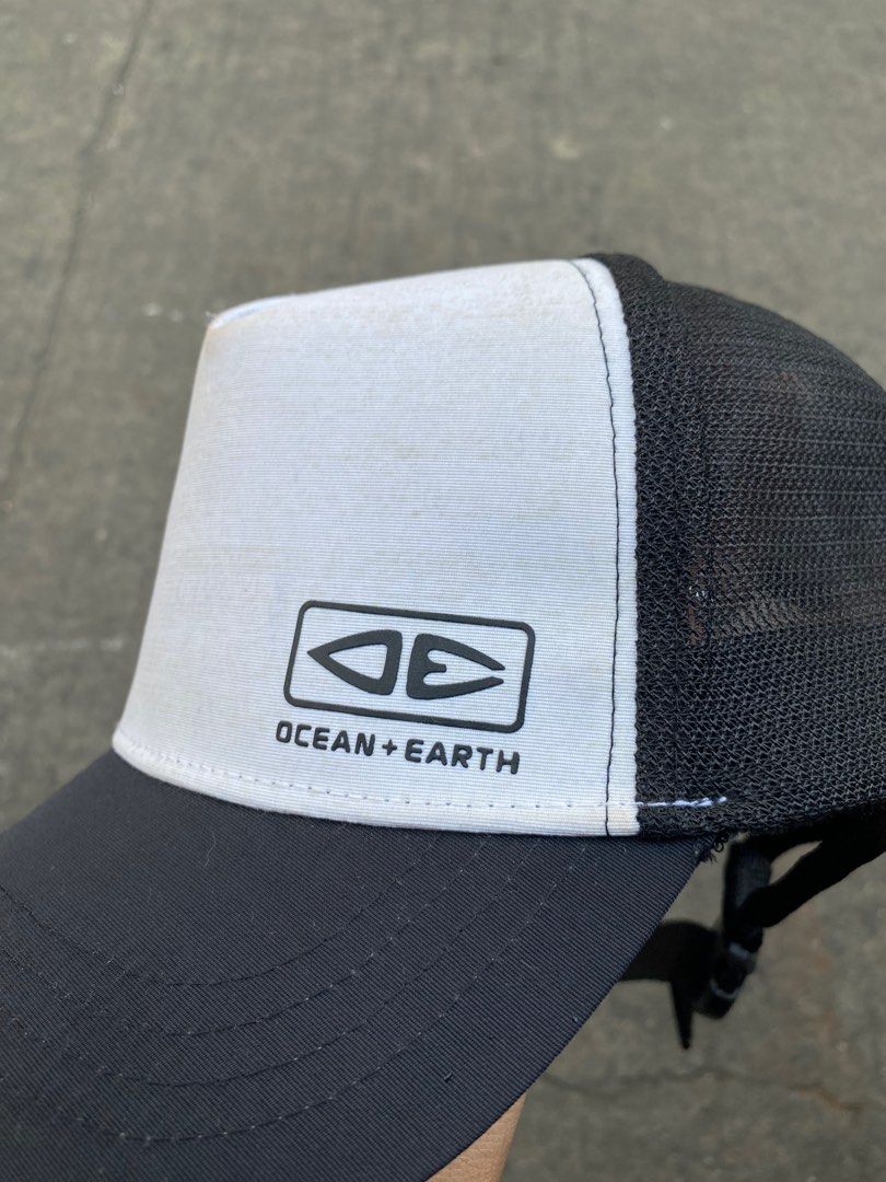 ocean + earth surf hat adjustable velcro strap (Category: Caps & Hats) located in Manila. Submitted by ownywest833 (Listing ID 1413627740, Image 2). Description: brandnew from 3400 srp 1499 only.
