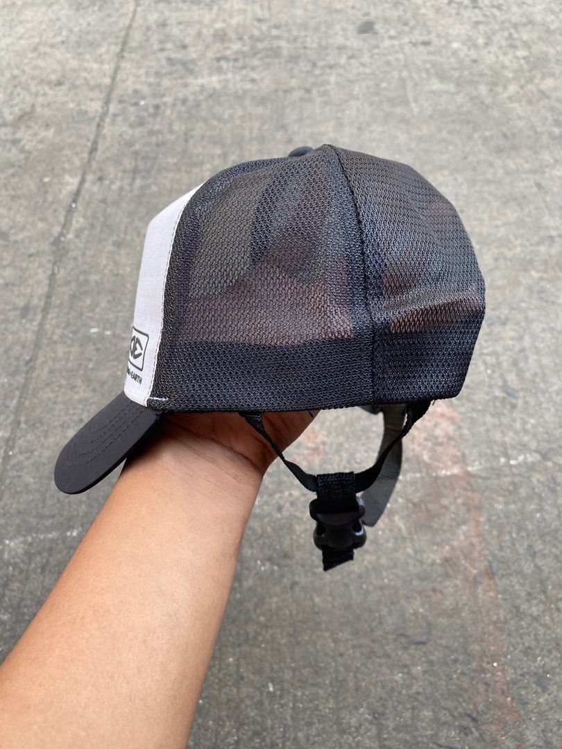 ocean + earth surf hat adjustable velcro strap (Category: Caps & Hats) located in Manila. Submitted by ownywest833 (Listing ID 1413627740, Image 3). Description: brandnew from 3400 srp 1499 only.