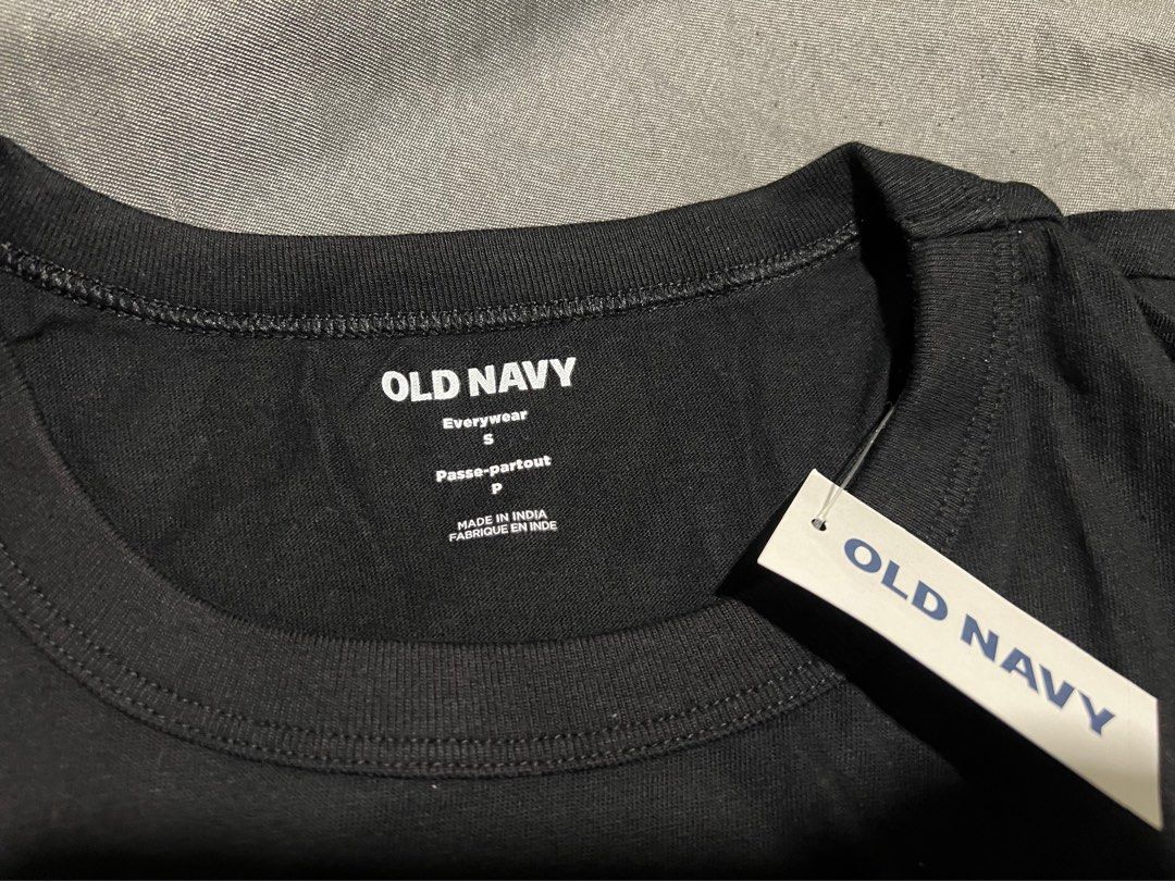 Old Navy Tshirt black (Category: Shirts) located in Valenzuela. Submitted by skiesdeclutter (Listing ID 1413518707, Image 2). Description: .