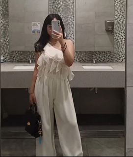 (Category: ) located in . Submitted by yippeepreloved (Listing ID 1413528563, Image 1). Description: .