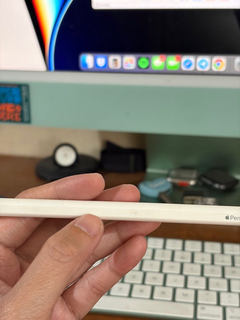 Original Apple Pencil 2 / 2nd generation FIXED PRICE (Category: Other Mobile & Gadget Accessories) located in Manila. Submitted by razelysonn (Listing ID 1413522085, Image 3). Description: FIXED PRICE - posted side by side of it :) everything works perfectly Location: Binondo Manila.