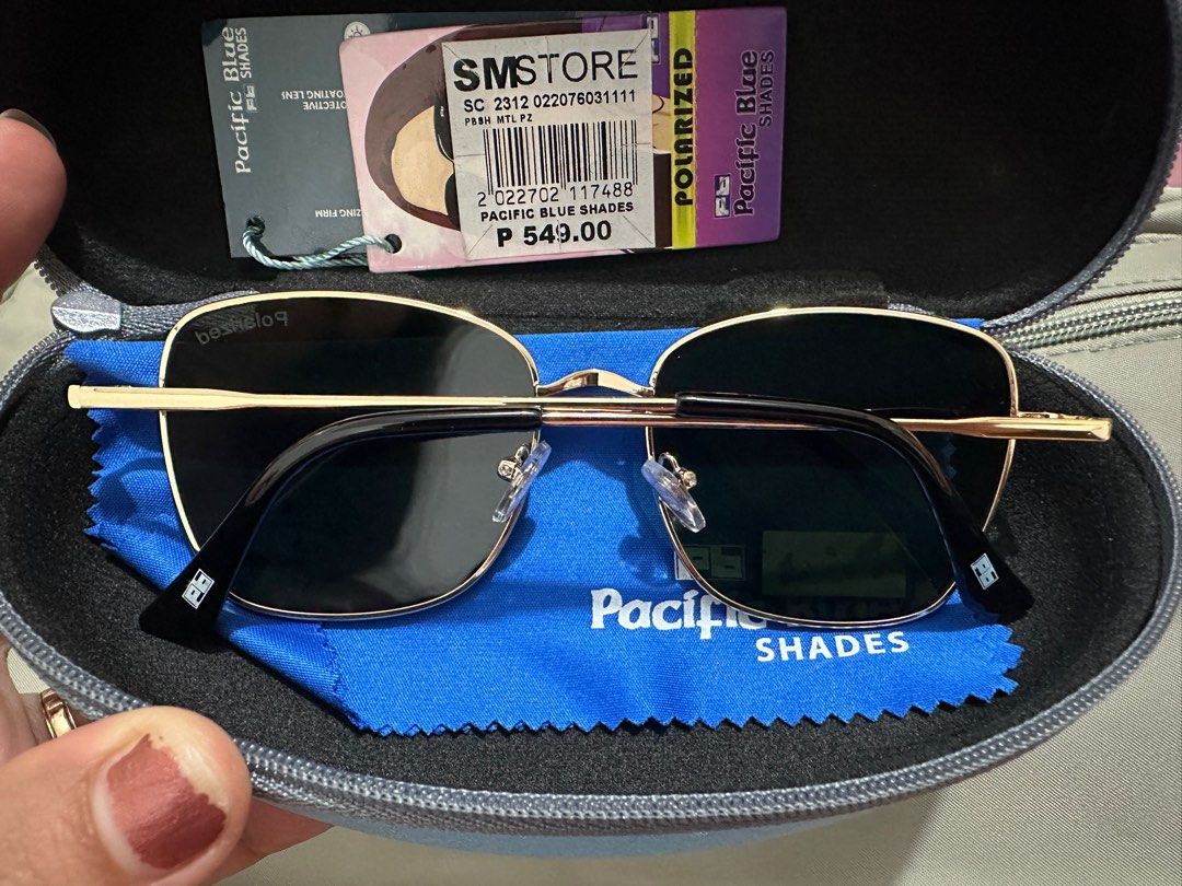 Pacific Blue Shades (Category: Sunglasses & Eyewear) located in San Pablo. Submitted by reeys_neen (Listing ID 1413503613, Image 3). Description: Selling my Brandnew Pacific Blue Shades Unisex. Elegant looking and Polarized Rfs: hindi nagamit, naka photochromic lenses ang eyeglasses ko. .