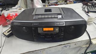 panasonic 國際牌CD收錄音機 
型號RX-D55 印尼製
2020年製
售價800元
裝卡帶時，無法完成密合，當卡帶壞在賣

狀況：

●CD.廣播.USB功能正常/缺遙控器 
●裝卡帶時，