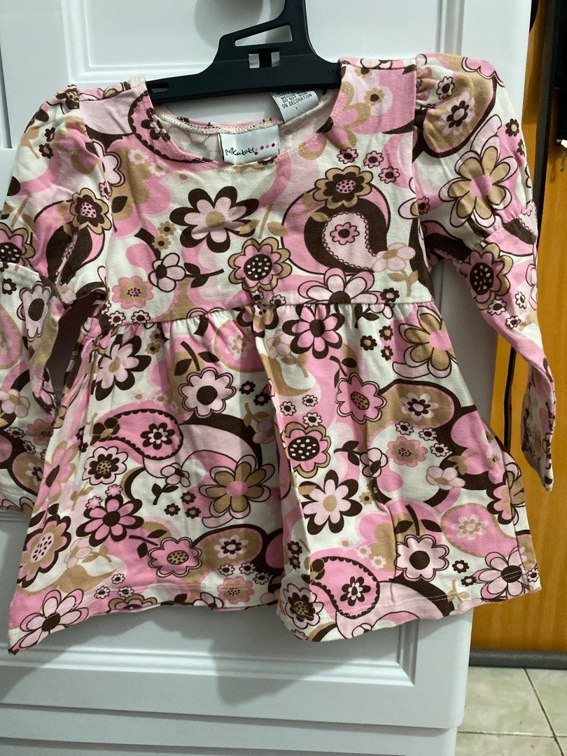Polka Dots Floral Top 12 Months (Category: Babies & Kids Fashion) located in Pasig City. Submitted by BonoBonoYeah (Listing ID 1413591937, Image 1). Description: - Adorable floral top from Polka Dots. - Features a charming pink, brown, and white floral pattern. - Made for babies aged 12 months. - Made from a comfortable blend of 95% cotton and 5% spandex. - Made in Indonesia..