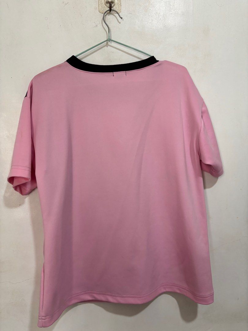 Praco Pink Mesh Panel T-shirt - Size M (Category: Tshirts & Polo Shirts ) located in Quezon City. Submitted by tonicartz (Listing ID 1413510532, Image 3). Description: - Praco T-shirt - Size: M - Design: Pink body, black collar, mesh paneling - Sleeves: Short - Neckline: Crew neck - Back: Solid pink - Condition: Good.