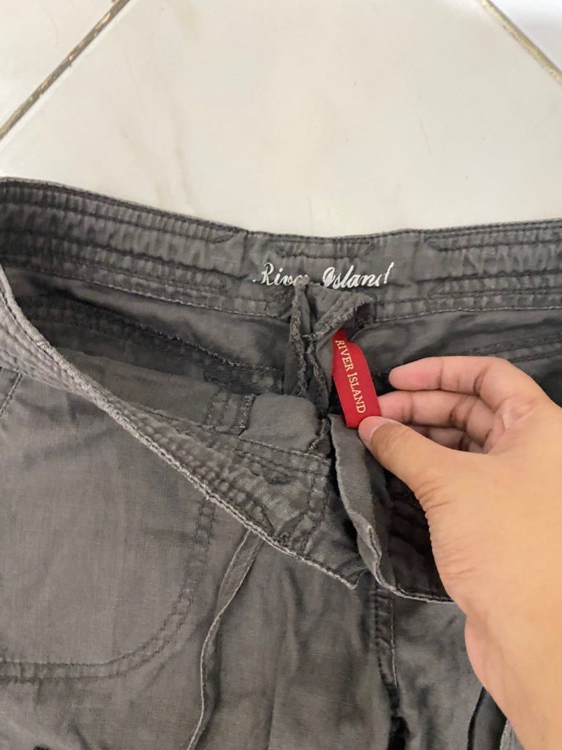 River Island Gray Pants (Category: Other Bottoms) located in Manila. Submitted by prelovedbyissey (Listing ID 1413594514, Image 3). Description: - River Island pants - Gray color - Drawstring waist - Relaxed fit - Straight leg - Two front pockets - Lightweight material baggy size 25-27.