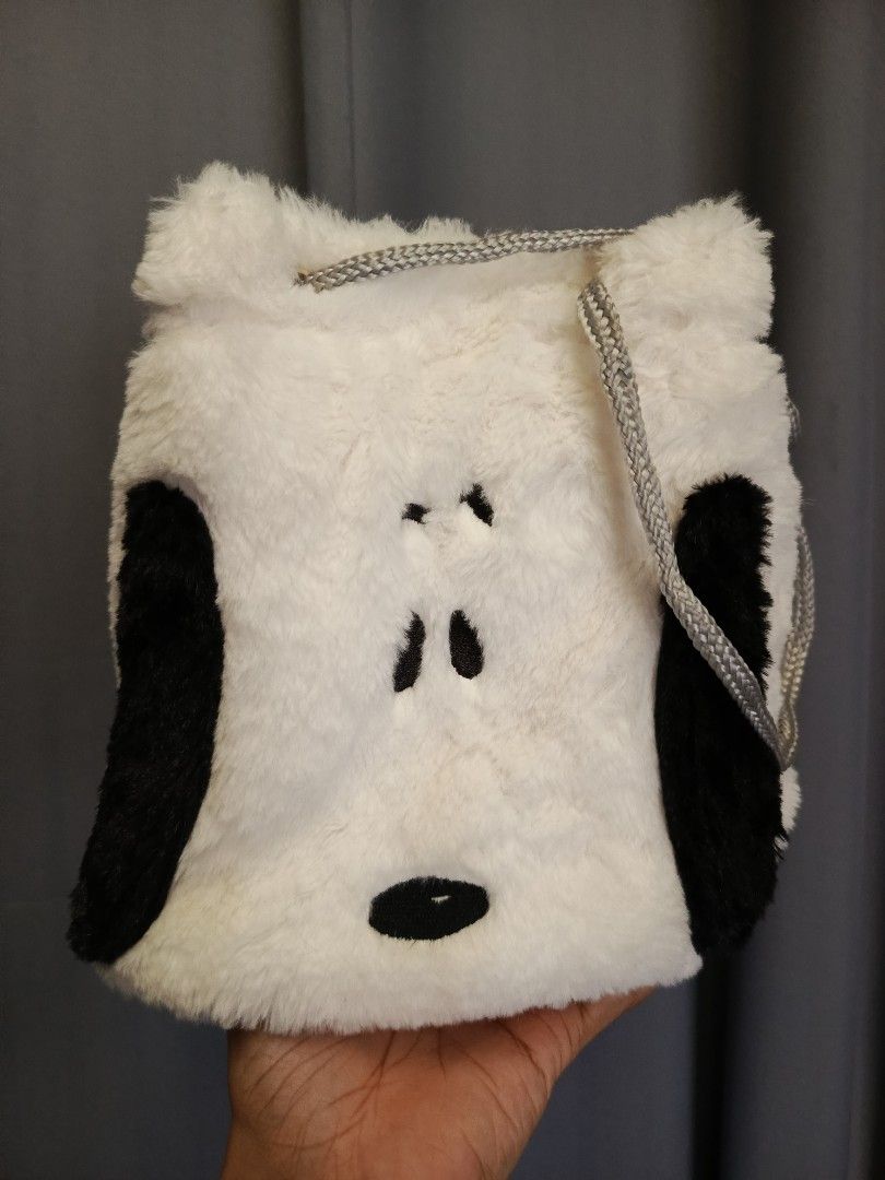 ROOTOTE Snoopy Pochette String Japan Bag (Peanuts Club) (Category: Tote Bags) located in Santa Cruz. Submitted by g-stuff21 (Listing ID 1412280822, Image 2). Description: Branded Snoopy Bag from Japan. For all Snoopy collectors. Feel free to pm for more info..