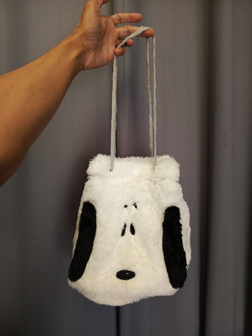 ROOTOTE Snoopy Pochette String Japan Bag (Peanuts Club) (Category: Tote Bags) located in Santa Cruz. Submitted by g-stuff21 (Listing ID 1412280822, Image 3). Description: Branded Snoopy Bag from Japan. For all Snoopy collectors. Feel free to pm for more info..
