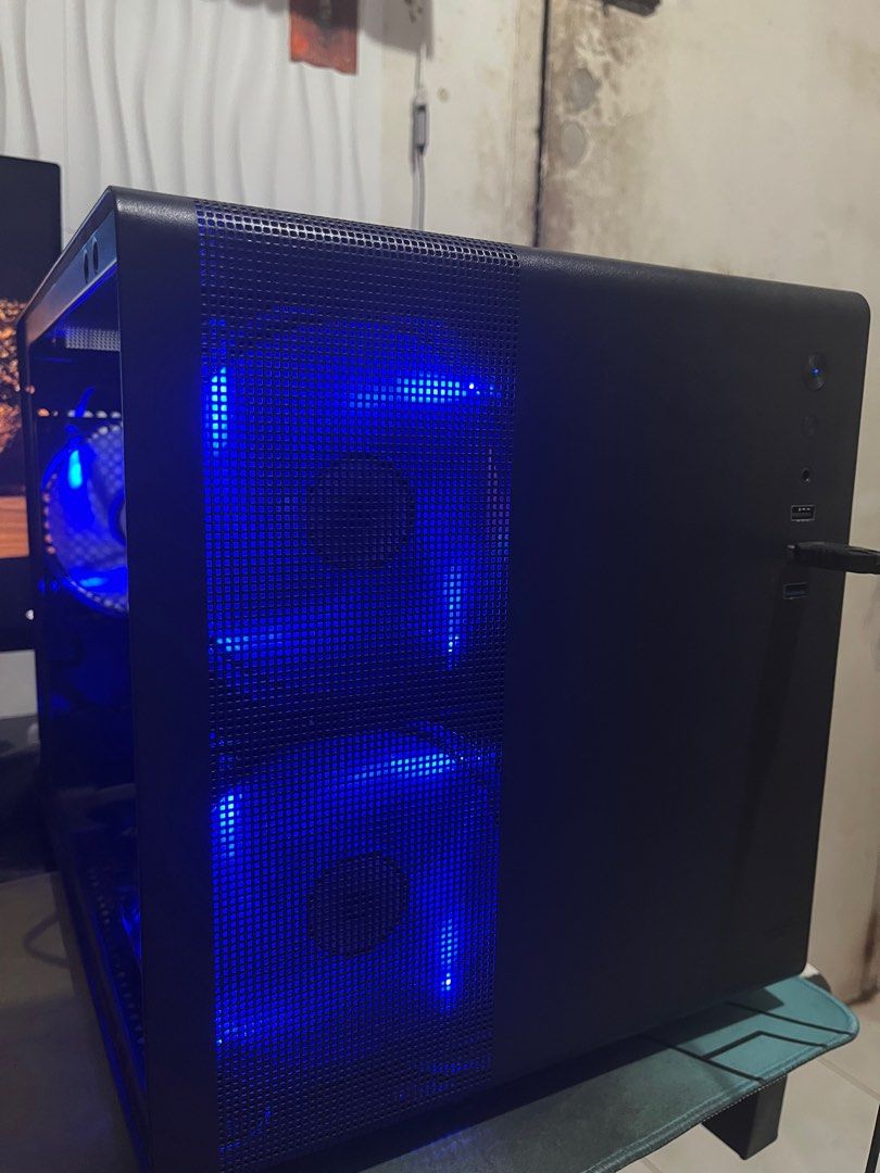 RYZEN 5 5600G WITH GPU (Category: Desktops) located in Caloocan City. Submitted by odddragon-d44fe0 (Listing ID 1413613944, Image 3). Description: RYZEN 5 SYSTEM UNITS WITH GPU!! PC 2 BLACK -(10 months used only) •RYZEN 5 5600G •8GB RAM (add 1k if u want to upgrade to 16gb) •256GB SSD •GTX 1650 •THERMALTAKE 700WATTS PSU •GAMING KEYS WITH 5 BLUE FANS ALL WORKING ALL SYSTEM UNIT R IN A GOOD CONDITION OFFER LANG PO IF MAGKASUNDO PICKUP NYO NA HEHE.