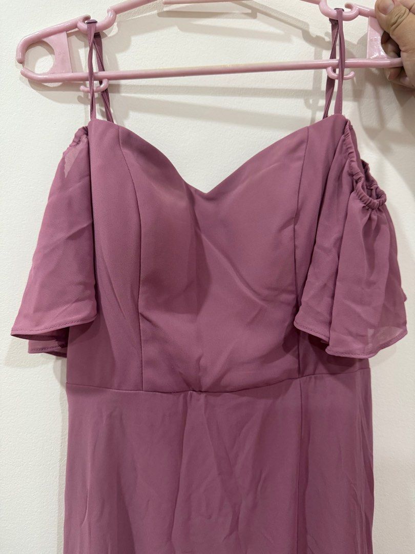 Shein dusty pink gown (Category: Evening dresses & gowns) located in Quezon City. Submitted by aannnnaa1 (Listing ID 1413138154, Image 3). Description: Shein dusty pink gown Used once for a wedding Semi-small to medium frames.