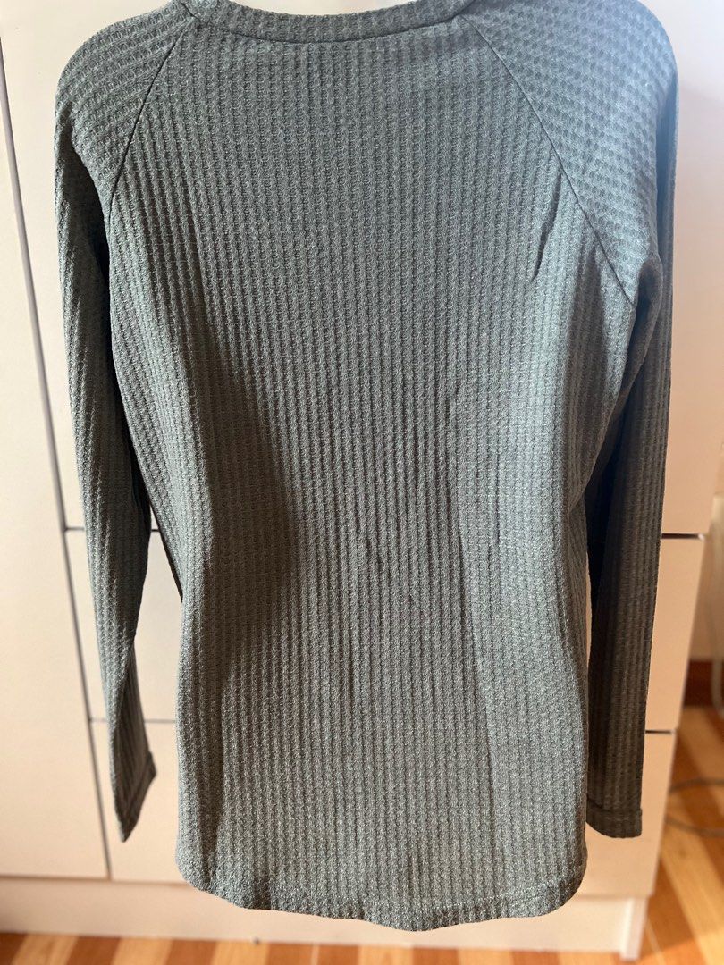 Shein Waffle Knit Top (Category: Blouses) located in Bulacan. Submitted by monaami (Listing ID 1413437228, Image 2). Description: - Shein waffle knit top - Solid gray color - Size M - Long sleeves - Round neckline - Relaxed fit - Made in China.
