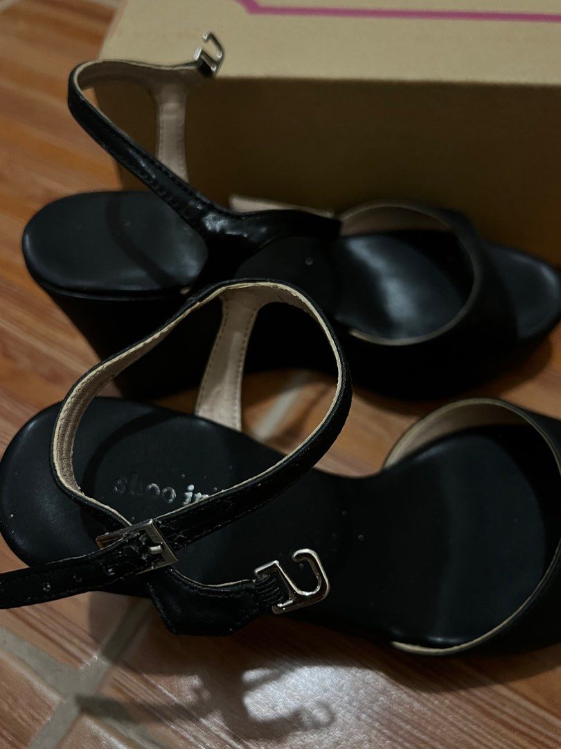 Shoo In Black Leather Wedges (Category: Wedges) located in Manila. Submitted by jovalbarez (Listing ID 1413592137, Image 3). Description: shoo in Black Wedges SCO-129 Continuous sole + very easy to wear. RFS: Only used once for an event with a formal dress code + decluttering.
