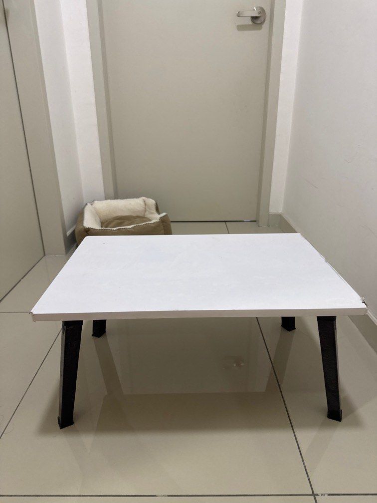 Small study table desk (Category: Tables & Sets) located in Kuala Lumpur. Submitted by urekmarino (Listing ID 1413569413, Image 1). Description: 60x40x30cm Study table.