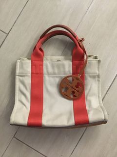 （分類：）位於 。 由 vikittyso08496 提交（商品編號 1413587821，圖片 1）。簡介： 。