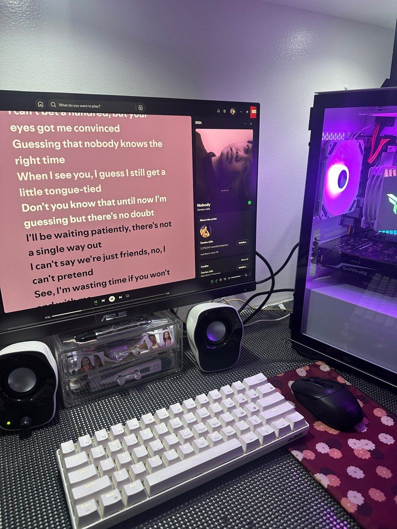Windows PC Set (rush) (Category: Desktops) located in Manila. Submitted by jammycevas (Listing ID 1413521734, Image 1). Description: RUSH ‼️ — comes with AVR — comes with white keyboard — comes with white cpu case — comes with ASUS monitor — comes with white speakers — reason for selling: ‘di na ginagamit & in need of funds (emergency) - note: BUILT DURING PANDEMIC HENCE, PRICE — minor issue: monitor has visible green lines on the bottom (not tha
