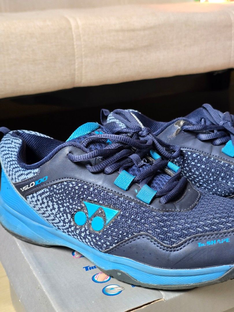 Yonex Velo 100 Tru Cushion (Category: Sneakers) located in Cainta. Submitted by seandyph (Listing ID 1413503909, Image 3). Description: size: 25.5 CM (see photo) - Yonex Velo 100 Tru Cushion - Color: Navy blue and light blue - Mesh upper for breathability - Secure lace-up closure - Yonex logo detail - Light blue sole - Comes with original box (damaged) rfs: naliitan na.