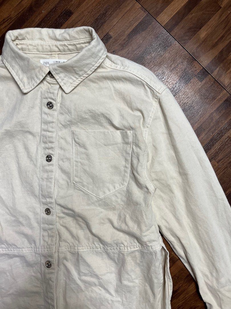 Zara Khaki/Denim Jacket (Category: Coats, Jackets and Outerwear) located in Cabanatuan. Submitted by refind-ph (Listing ID 1413543657, Image 2). Description: Zara Khaki/Denim Jacket Dimes 19 x 26 inches Very good condition No issue Color rate 9/10 Dm to purchase! 📩.
