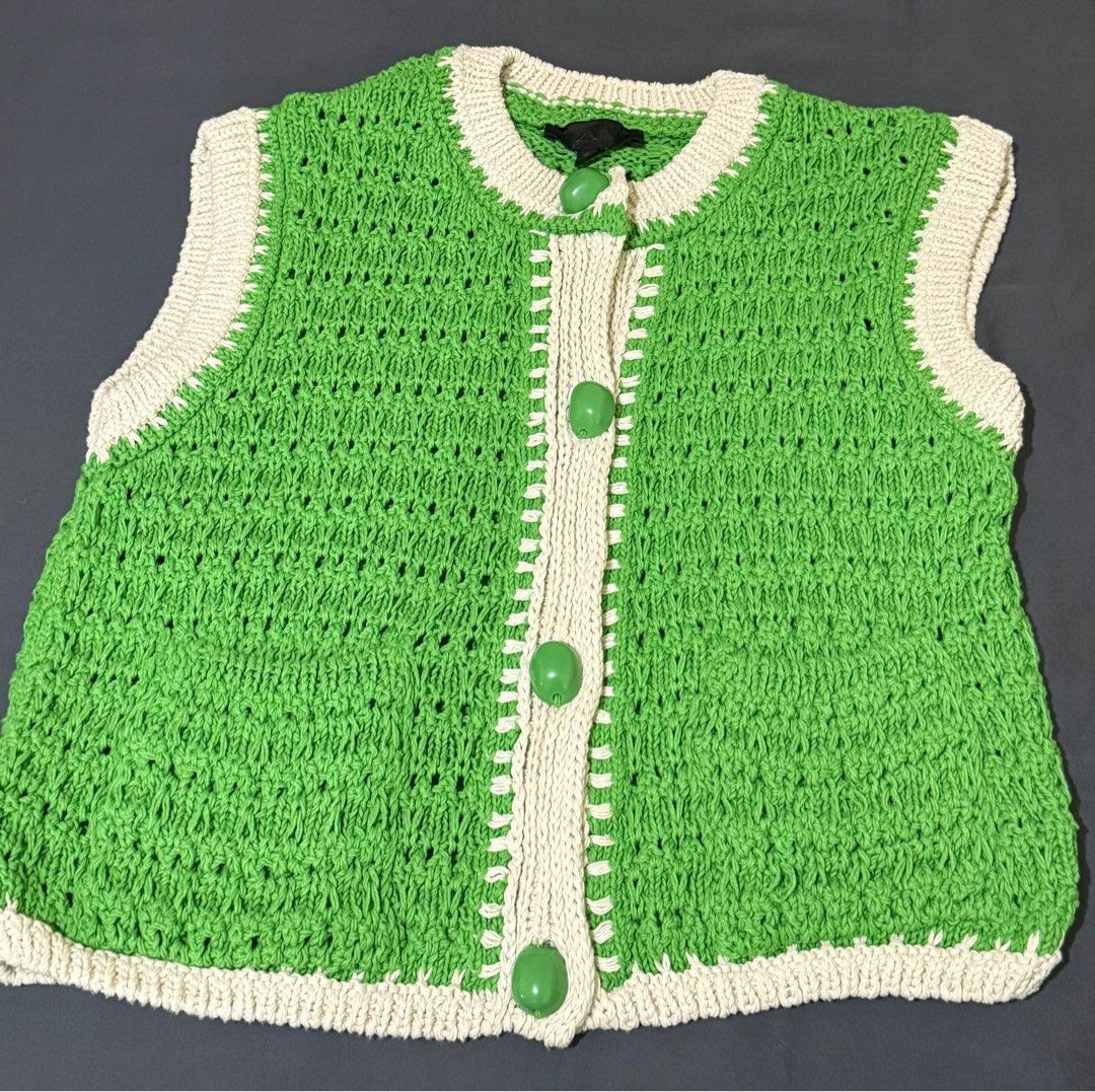 Zara Oversized Button Knitted Waistcoat Top Green (Category: Sleeveless) located in Makati City. Submitted by loriz_mar (Listing ID 1413564890, Image 2). Description: Zara green knit vest with cream trim. Size S. Made in Turkey. Stylish layering piece..