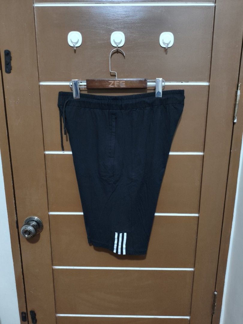 Adidas Black Shorts (Category: Shorts) located in Binan City. Submitted by echozee (Listing ID 1413840465, Image 1). Description: 32-40 Waist 22 Length 10/10 Excellent condition No issue 📩.