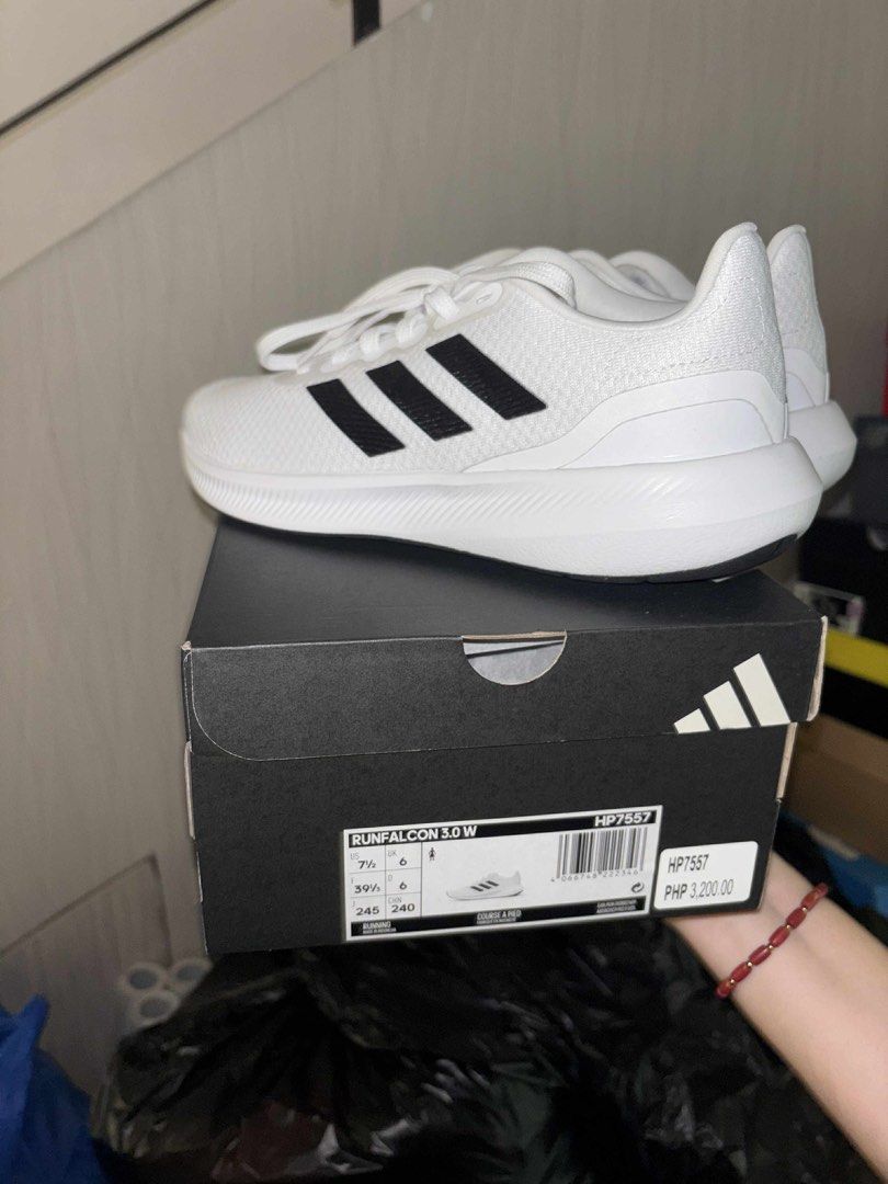 Adidas Runfalcon 3.0 W White (Category: Sneakers) located in Makati City. Submitted by burn4me (Listing ID 1413806602, Image 1). Description: - Adidas Runfalcon 3.0 W shoes - Color: White - Size: 7.5 US - Features Adidas stripes - Unworn condition - Includes original box - Original price: PHP 3,200.00.