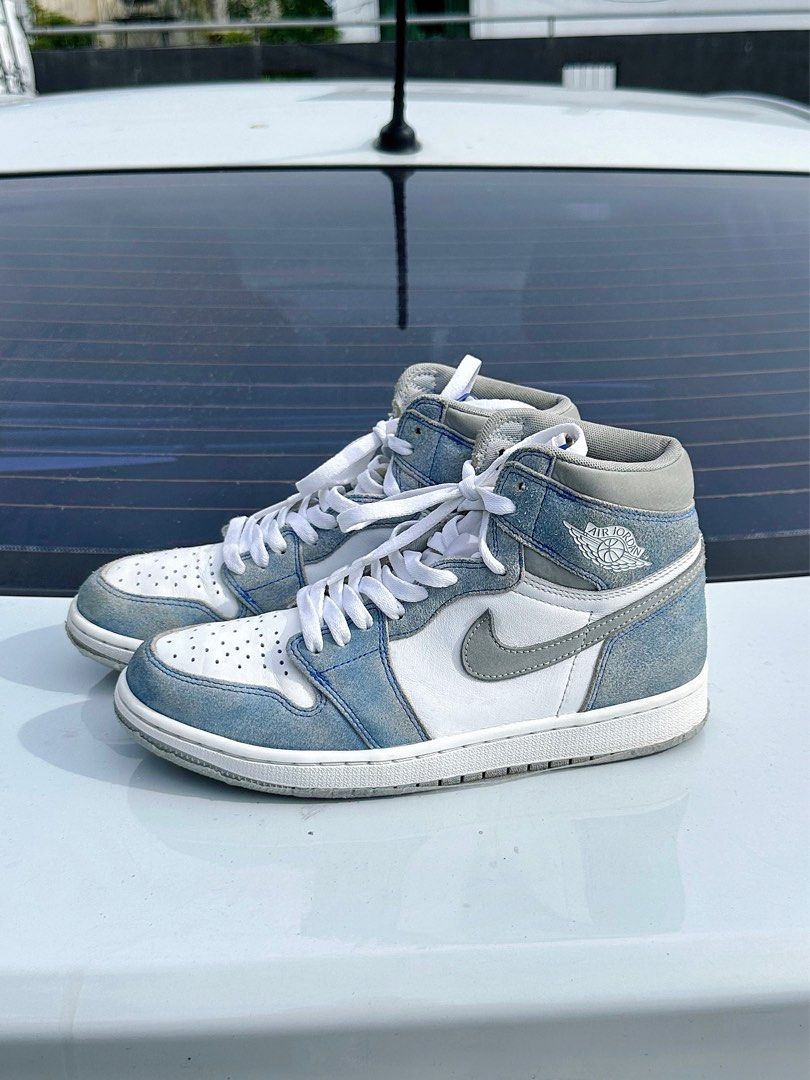 Air Jordan 1 High OG (Category: Sneakers) located in Caloocan City. Submitted by jmtheseller (Listing ID 1413822799, Image 2). Description: Jordan 1 Hyper Royal 8.5US -Authentic/No Box -SRP 15k above please search -like new condition, mint -Hindi ko na gagamit kasi makipot pala ang dulo, malapad kasi paa ko, kaya sikip siya Meetup muntinlupa or cavite or lbc lalamove .