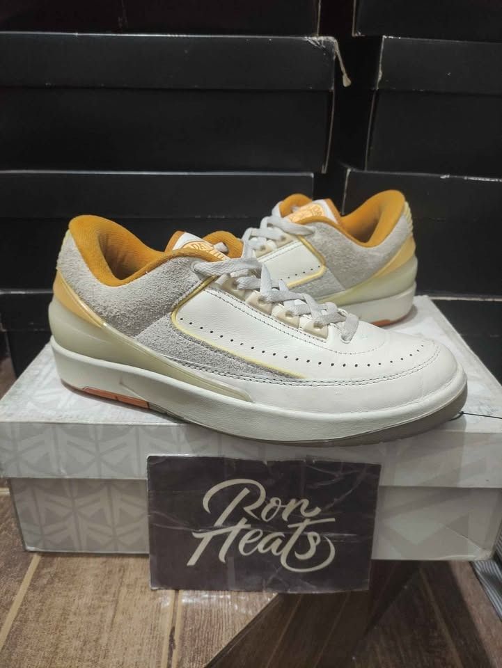 Air Jordan 2 Low Melon Tint (Category: Sneakers) located in Cebu City. Submitted by RONHEATS (Listing ID 1413659225, Image 2). Description: Size 7 Legit/Original Guaranteed ✅ Very good condition Replacement box Free shipping 2-3 days ETA door to door shipping nationwide.