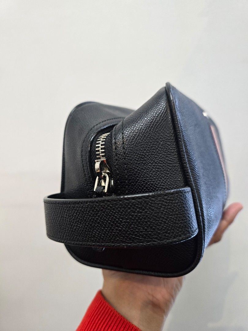 Bally Takimo Black Clutch Bag (Category: Luxury Bags & Wallets) located in Taguig. Submitted by mluxeph (Listing ID 1413670672, Image 3). Description: Bally Takimo Black Clutch Bag Gender: Unisex Material: Bovine leather Interior: Four open pockets and one main compartment Measurements: 10.1”L X 4.25”W X 5”H Handle Drop: 1.5" Hardware: Silver tone Inclusions: Care card.