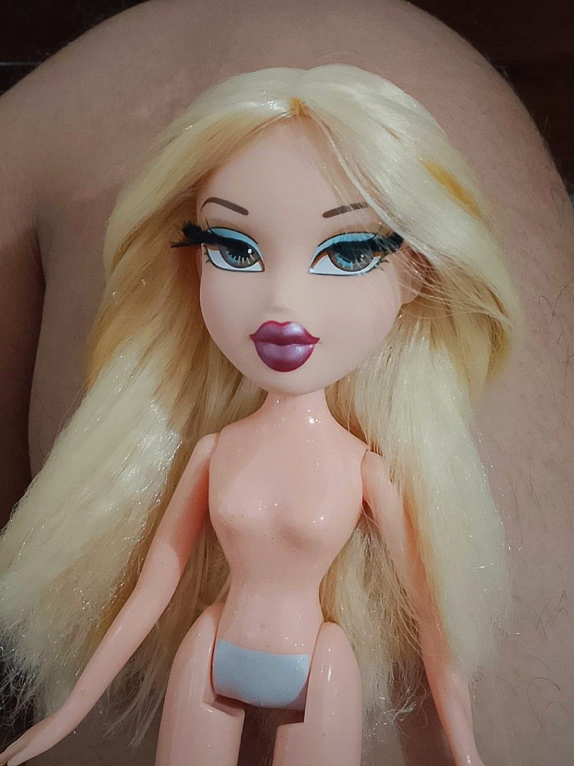 bratz gno cloe repro (nude) (Category: Kids Toys) located in Albuera. Submitted by angel_zone22 (Listing ID 1413681568, Image 1). Description: rfs: i hate her just got her out from the box and realized that i hate her right after. comes with a random pair of shoes. pm me if interested. 🩵 MOP: Gcash MOD: J&T.