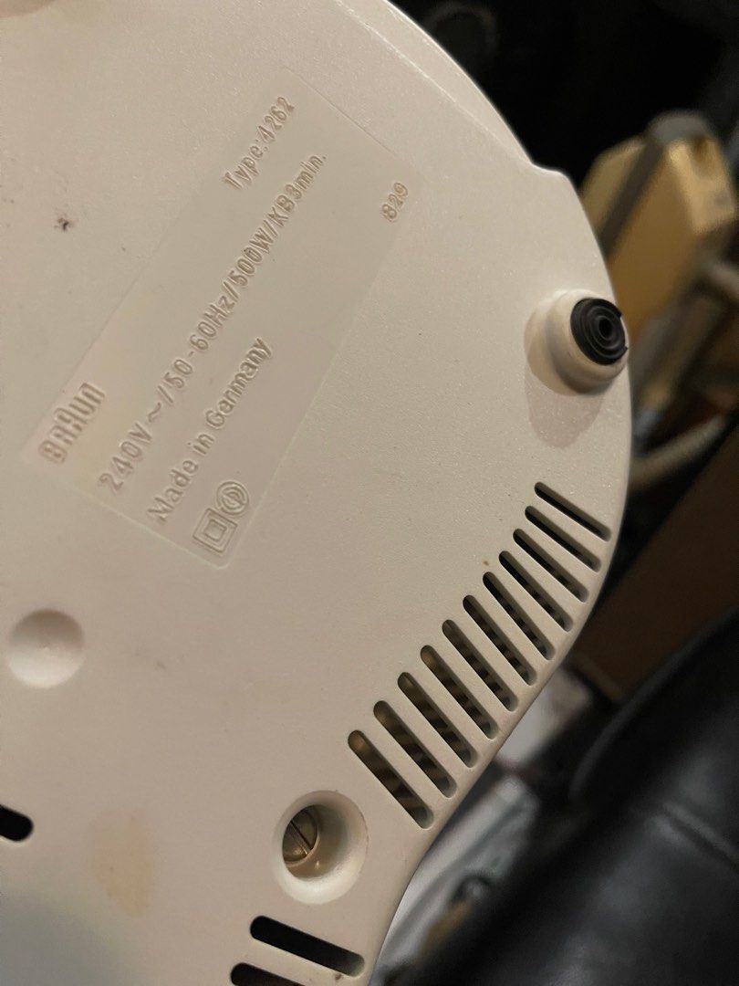 Braun Food Processor (Category: Juicers, Blenders & Grinders) located in Malabon City. Submitted by mph_thrift (Listing ID 1413781612, Image 3). Description: 220v Made in Germany Model 4262.