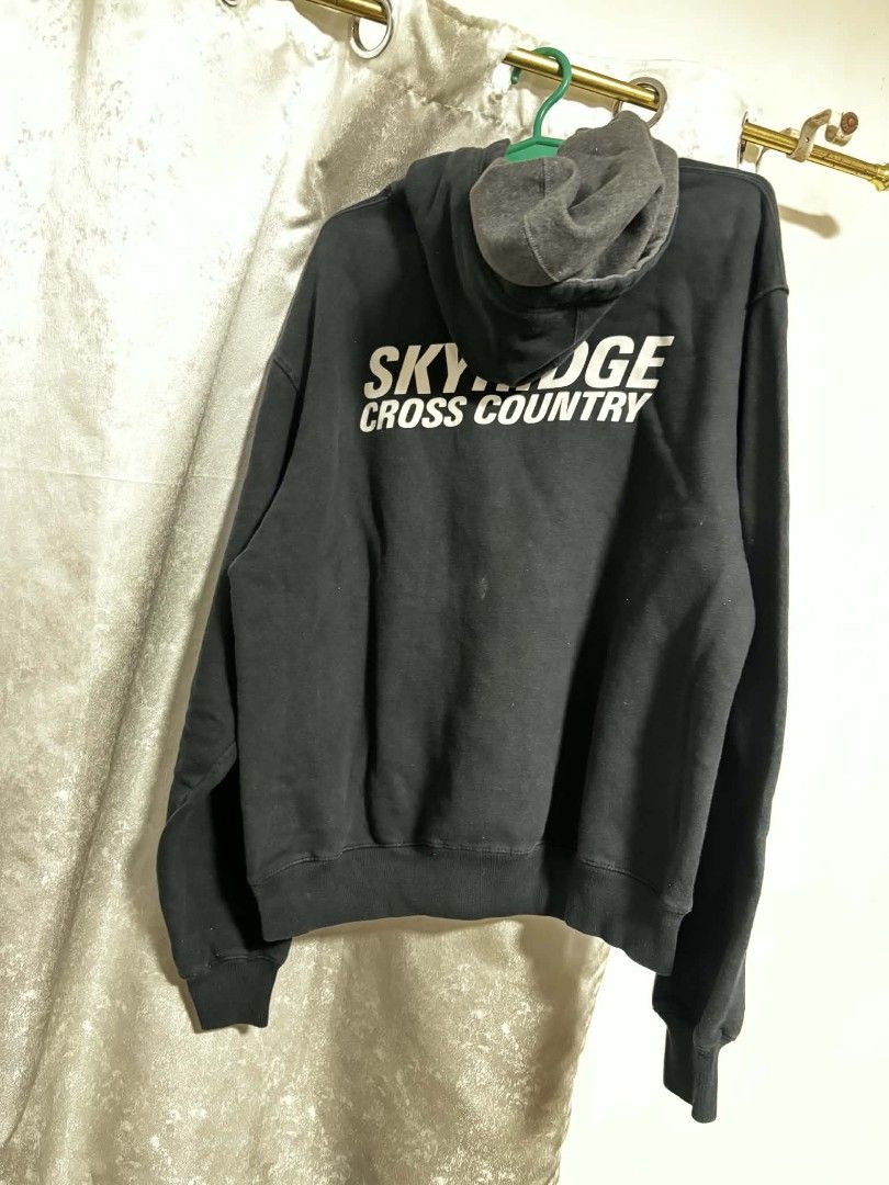 Champion and Young LA Hoodie (Category: Hoodies) located in Pozorrubio. Submitted by castrodave24781 (Listing ID 1413815556, Image 2). Description: Champion size Large - 200 Young LA size XL -200 Negotiable PM for more details Location : Pangasinan.