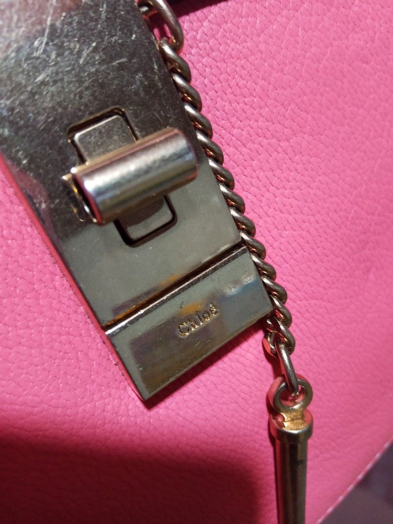 Chloe Drew Shoulder Bag - Pink (Category: Luxury Bags & Wallets) located in Zamboanga. Submitted by alminajammang19 (Listing ID 1413817911, Image 2). Description: - Authentic Chloe Drew shoulder bag - Color: Pink - Gold chain strap and hardware - Interior: Suede lining - Made in Italy - Flap closure with turn lock - Includes serial number - Perfect for everyday use.