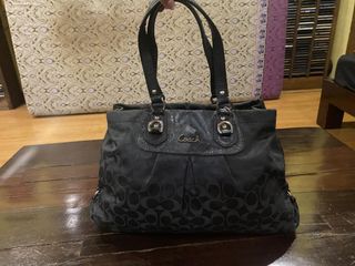 (Category: ) located in . Submitted by thriftstore.turtle (Listing ID 1413768578, Image 1). Description: .