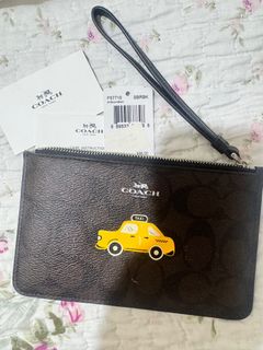 (Category: ) located in . Submitted by msshasha_wardrobe (Listing ID 1413776895, Image 1). Description: .