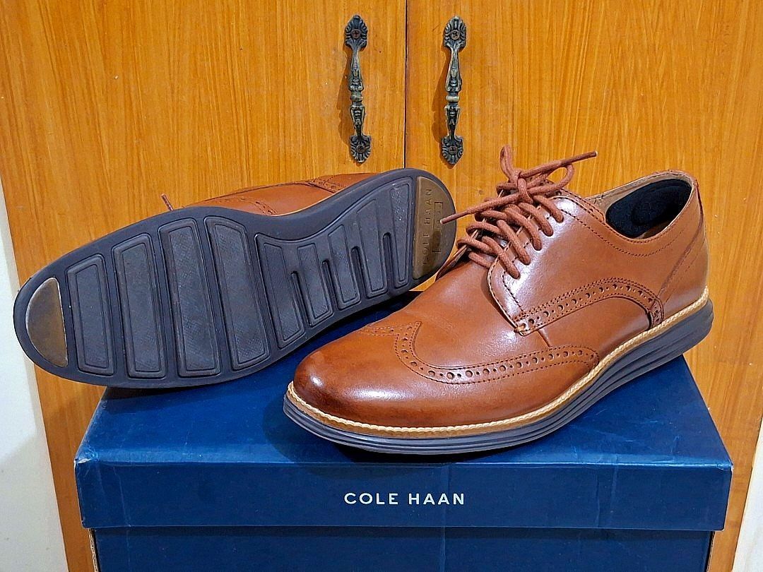 Cole Haan Original Grand Wingtip Shoes - Woodbury/Java (Category: Dress Shoes) located in Las Pinas. Submitted by online.store (Listing ID 1413765264, Image 3). Description: ‼️LAST PRICE. Meetup in SM Southmall, Las Piñas or Lalamove - Cole Haan Original Grand Wingtip - Color: Woodbury/Java - Size: 10 M - Condition: Excellent. Seldom used. - Includes original box - Woodbury Brown leather upper - Wingtip detailing - Java dark soles - With installe