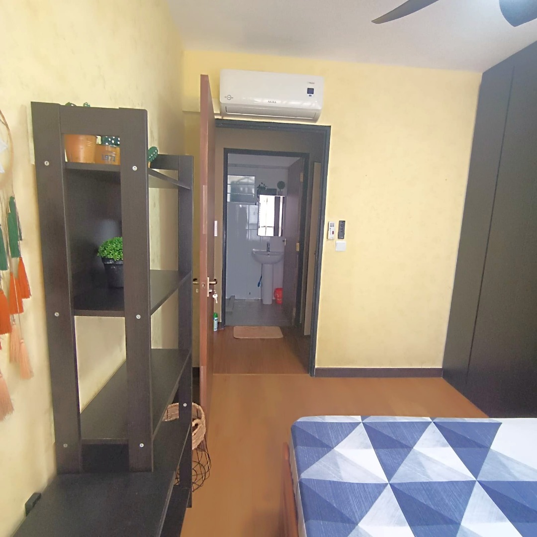 (Category: ) located in . Submitted by your_rental_specialist (Listing ID 1413701433, Image 1). Description: .