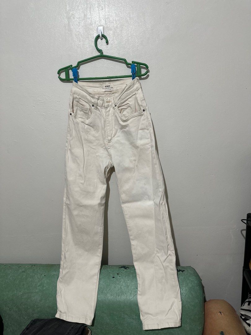 Cotton On Petite Flare Jeans (Category: Jeans) located in Sorsogon. Submitted by declutter.sandie (Listing ID 1413832653, Image 3). Description: - size 24-25 length 38.