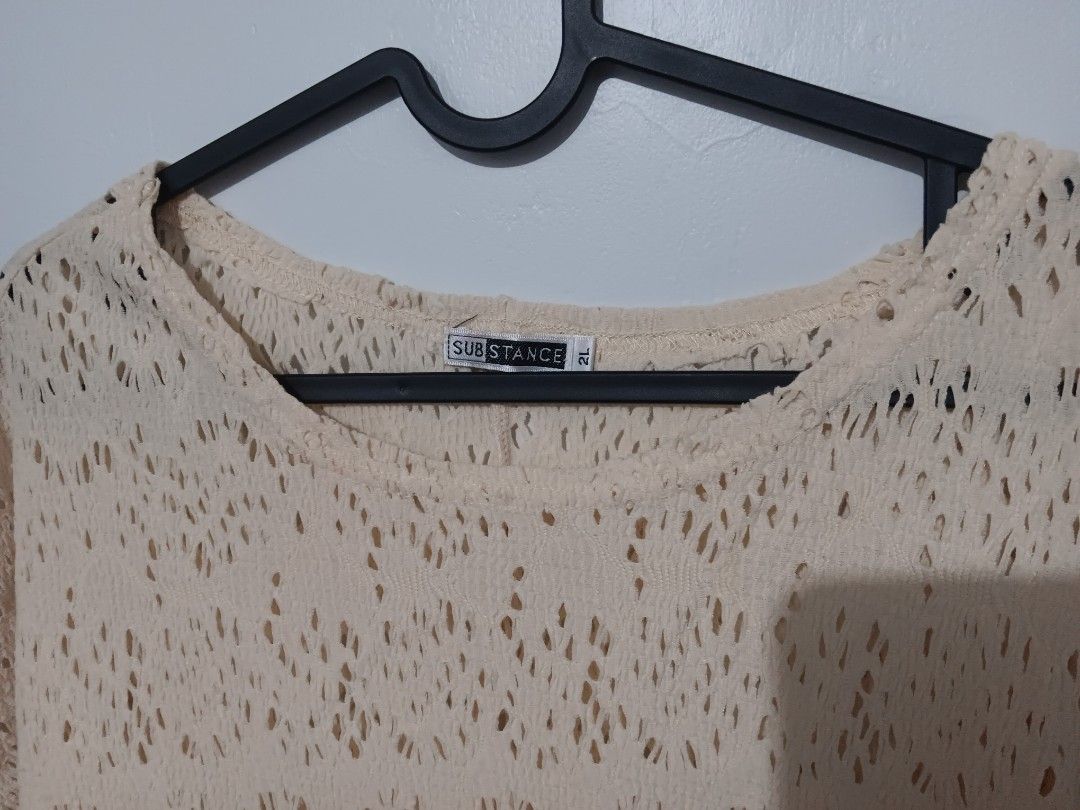 Cream Lace design Blouse XL (Category: Others Tops) located in Quezon City. Submitted by samotsare (Listing ID 1413758712, Image 2). Description: Cream-colored lace design blouse XL 25 in (width) 25 in (length) 29 in (hem).