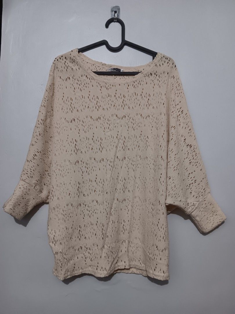 Cream Lace design Blouse XL (Category: Others Tops) located in Quezon City. Submitted by samotsare (Listing ID 1413758712, Image 1). Description: Cream-colored lace design blouse XL 25 in (width) 25 in (length) 29 in (hem).