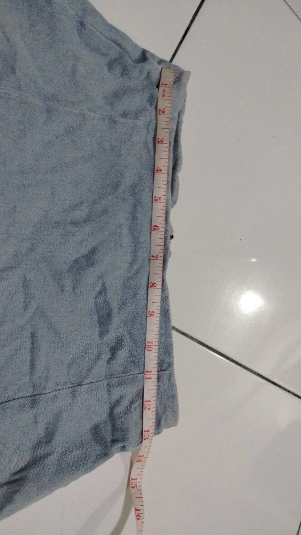 Denim Mini Skirt with Slits (Category: Skirts) located in Manila. Submitted by loveeroded (Listing ID 1413764059, Image 3). Description: - Light blue denim mini skirt - Classic design - Features front and side slits - Mini length.
