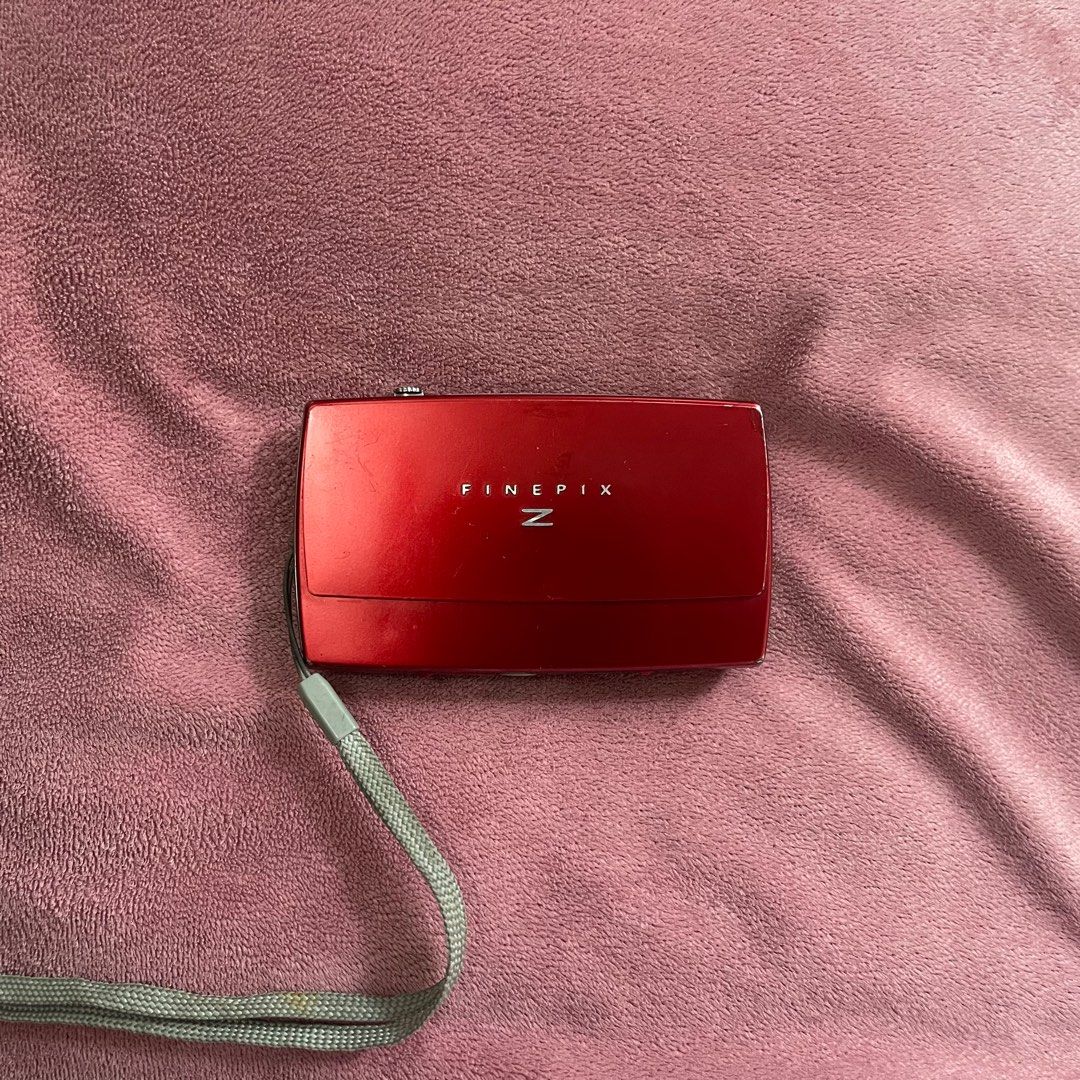 FUJIFILM FINEPIX Z2000 EXR (Category: Cameras) located in Roxas City. Submitted by strgrllv (Listing ID 1413744177, Image 1). Description: FUJIFILM FINEPIX Z2000 EXR DEFECTIVE / FOR PARTS ₱999 FIXED PRICE Issues: • Slight black line on screen • Blurry photos • Won’t focus • Lens is shaking • Light scratches • Signs of normal usage A Sold AS IS Inclusions: • Battery • Battery charger • SD card GCash / Payment First NO RETURN/ REFUND • Ideal for re