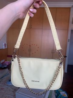 (Category: ) located in . Submitted by junyee8 (Listing ID 1413676976, Image 1). Description: .