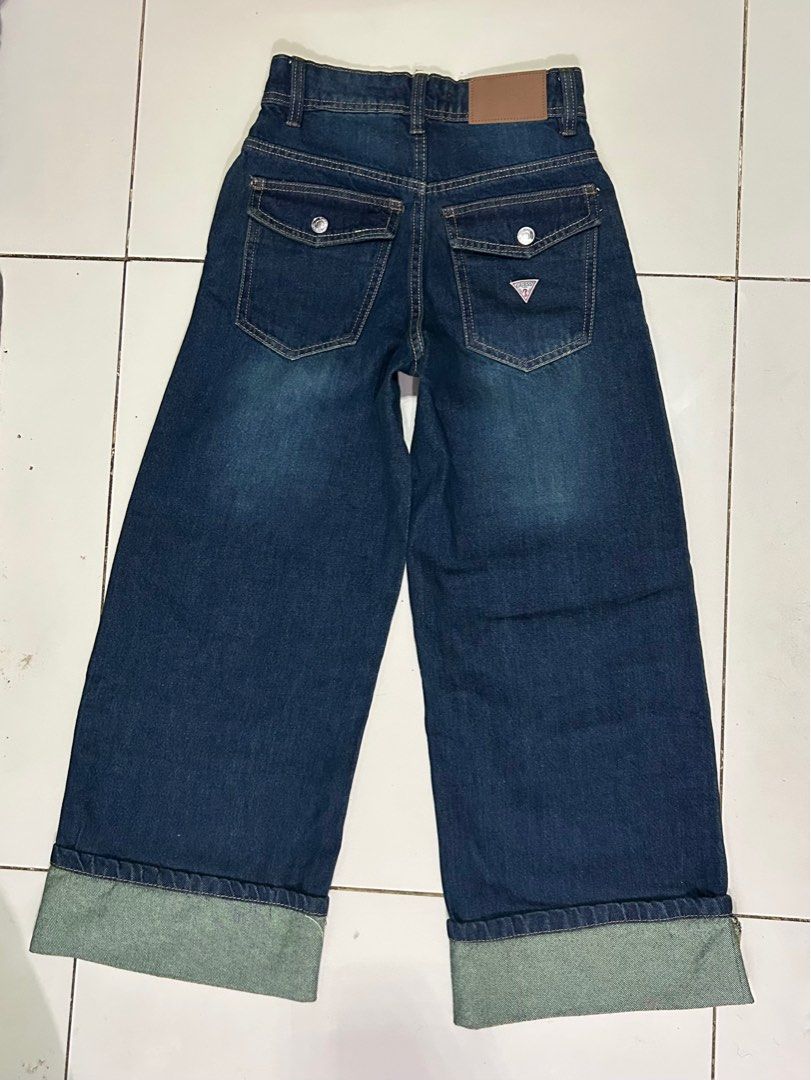 High waist dark denim jeans (folded bottom) (Category: Jeans) located in Manila. Submitted by nik.declutters (Listing ID 1413767731, Image 2). Description: Brand new, just arrived. Super nice but I cant keep it since its too small for me. Good for petite girlies. W: 23-24 inches Length: 35 inches.
