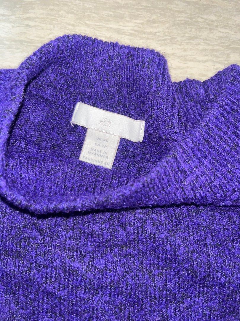 H&M Ribbed Knit Basic Beanie (Category: Coats, Jackets and Outerwear) located in Manila. Submitted by coolthreadss (Listing ID 1413726095, Image 2). Description: • Brand: H&M (Basic Collection). • Style: Classic cuffed beanie with a clean, minimalist design. • Color: Solid Black — a versatile essential that goes with any winter or streetwear outfit. • Material: Soft, stretch-incorporate ribbed knit (typically an acrylic/polyester blend) designed 