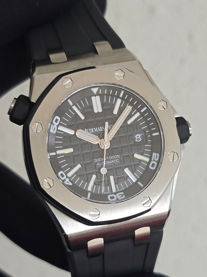 DEC 2015 AP AUDEMARS PIGUET ROYAL OAK OFFSHORE DIVER BLACK DIAL 15710ST 15710ST.OO.A002CA.01 15710 RUBBER STRAP (Category: Watches) located in Singapore. Submitted by rollieinthedeep (Listing ID 1413707727, Image 3). Description: Great news, our shop is now open! 📍 Visit us at: HEXACUBE 160 Changi Road #02-02 Singapore 419728 🕒 Opening Hours: Monday – Saturday | 12:00 PM – 6:00 PM Appointments preferred. Please text us before dropping by. 🌐 ww
