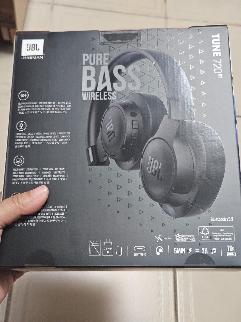 JBL Tune 720BT Wireless Headphones - Black