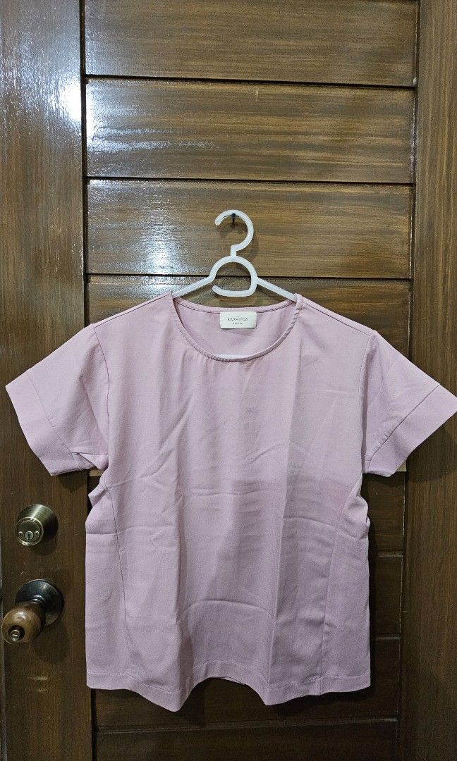 Kashieca Blouse (Category: Blouses) located in Mandaluyong City. Submitted by jamich22 (Listing ID 1413662405, Image 1). Description: .