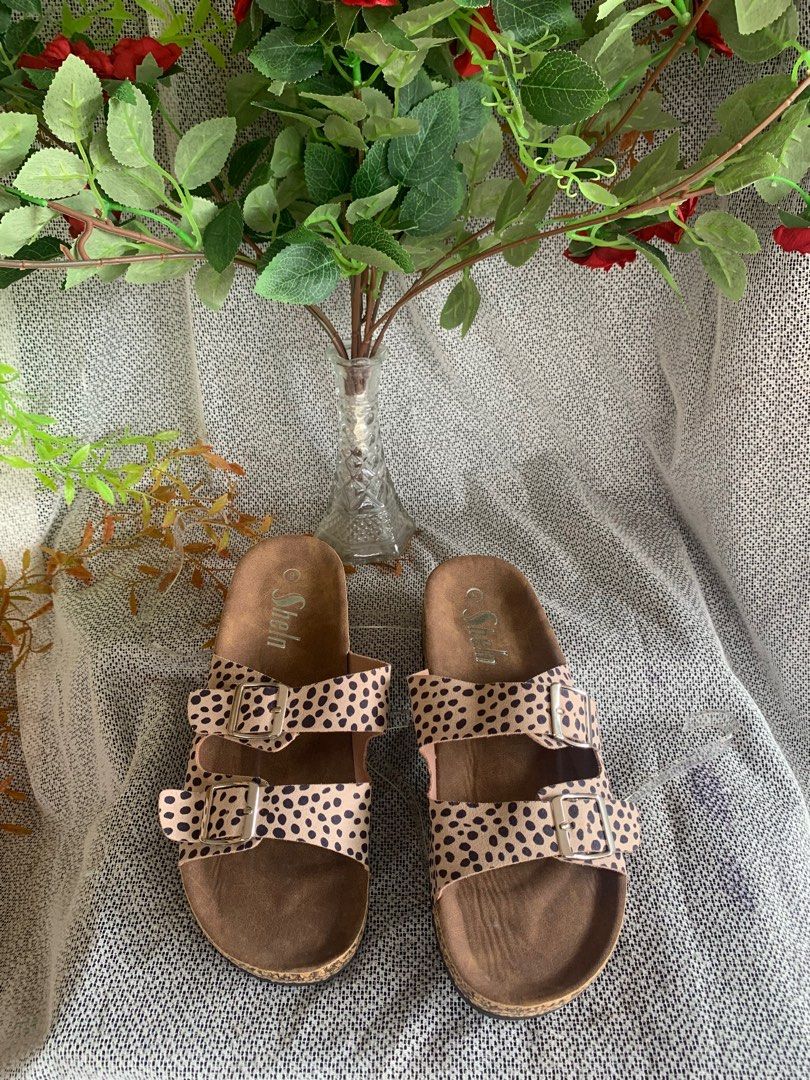 Leopard print sandals (Category: Shoe inserts) located in Quezon City. Submitted by vnc.fashion.shop (Listing ID 1413730484, Image 3). Description: Leopard print sandals Size On Tag🏷️: US 9 Insole Cm: 25.5 Heels Height in INCHES: Best fit: 40-41 keri Price:450.
