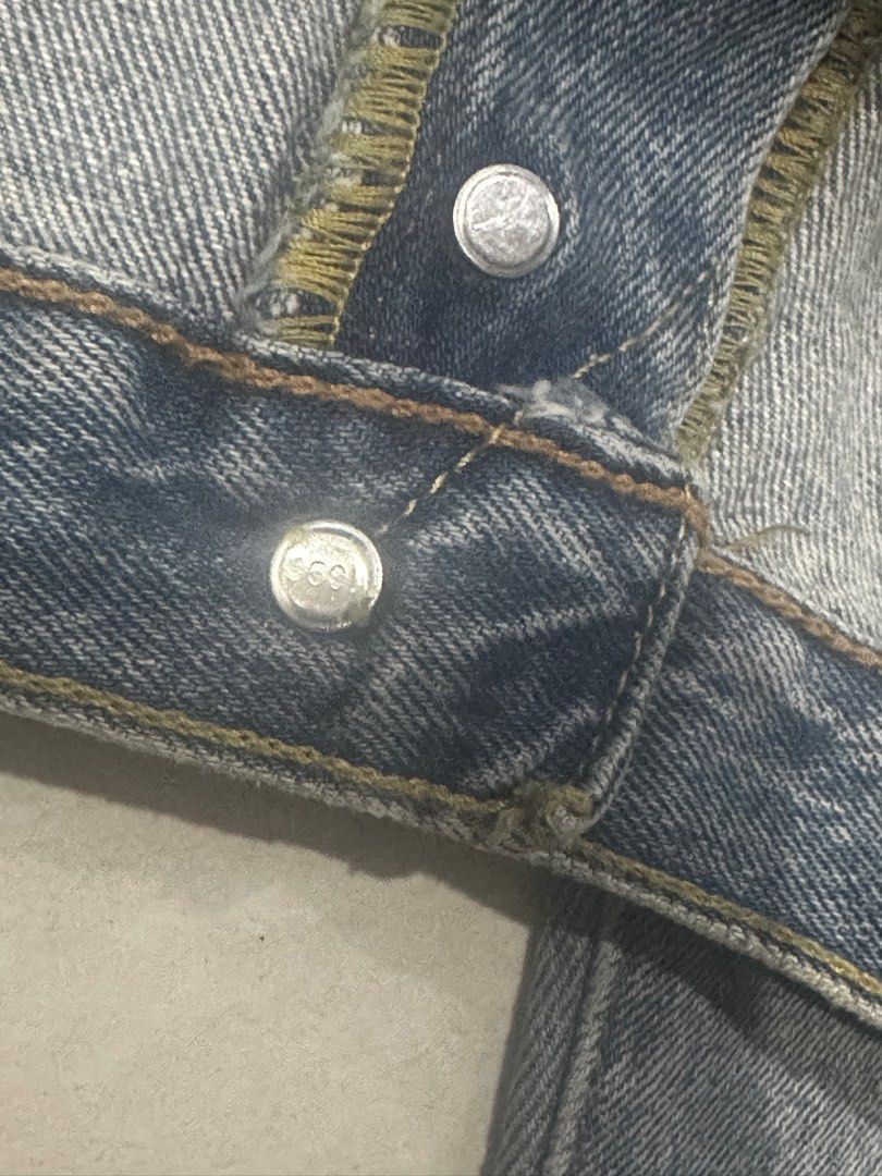 Levis (Category: Jeans) located in Pasir Mas. Submitted by bundlegoldsand (Listing ID 1413652272, Image 3). Description: Levis 501 ukuran pinggang manual 37 Made in Mexico Tiada koyak lubang Semua asal item bundle.