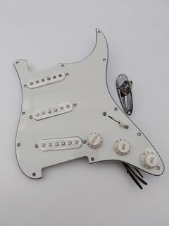 (Category: ) located in . Submitted by vintageguitar1310 (Listing ID 1413829751, Image 1). Description: .