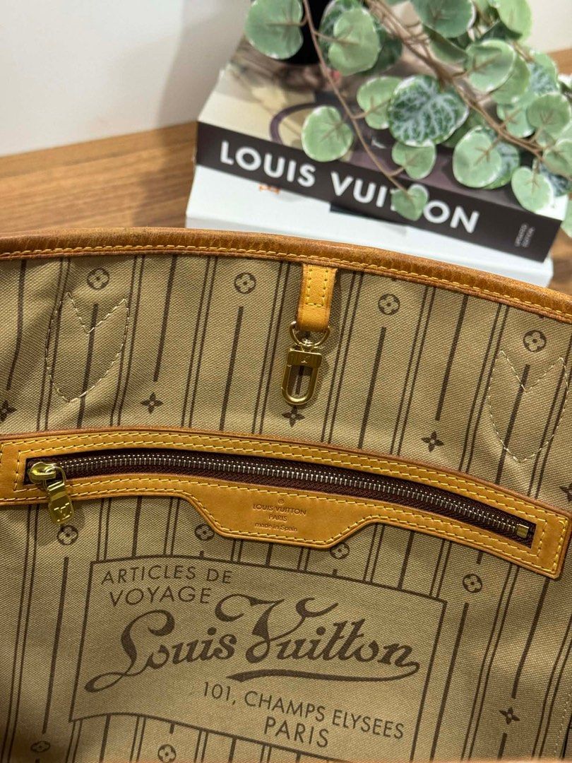 Authentic LV Neverfull MM Monogram (Category: Luxury Bags & Wallets) located in Cavite. Submitted by thrifttreasureph (Listing ID 1413782306, Image 3). Description: - Authentic Louis Vuitton Neverfull MM - Classic Monogram canvas - Includes dust bag - Versatile everyday carryall - Clean interior - No cracks inside pocket - Free insert Honest issue: signs of usage may mga rubs sa lip RFS: decluttering - PM me for more pics.